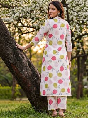 women printed regular cotton kurta with trousers 4
