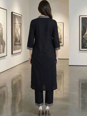women regular kurta with trousers 3