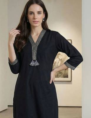 women regular kurta with trousers 4