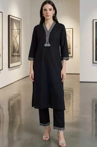 women regular kurta with trousers