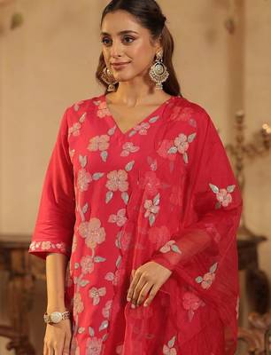 women floral embroidered regular sequinned kurta with trousers & with dupatta 3