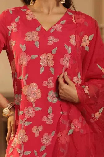 women floral embroidered regular sequinned kurta with trousers & with dupatta