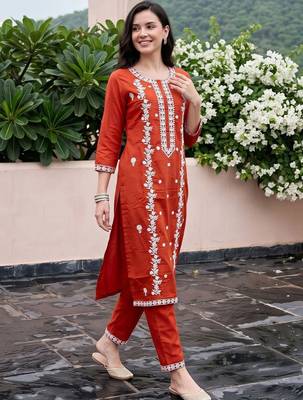 women ethnic motifs embroidered regular thread work kurta with trousers 1