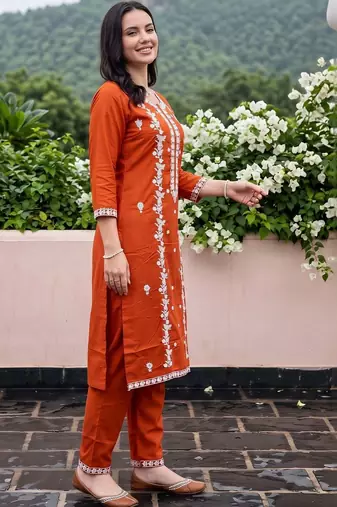 women ethnic motifs embroidered regular thread work kurta with trousers