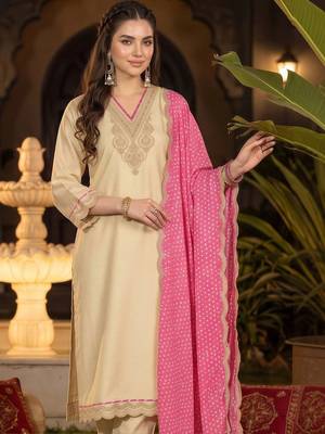 women ethnic motifs embroidered regular thread work kurta with trousers & with dupatta 1