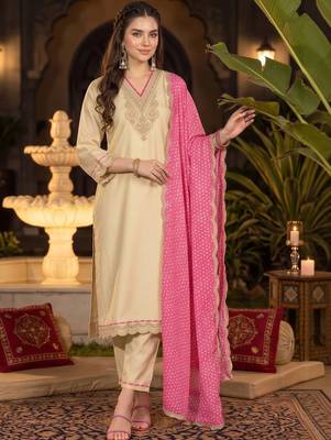 women ethnic motifs embroidered regular thread work kurta with trousers & with dupatta 3