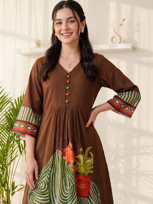 women ethnic motifs printed empire cotton kurta with trousers 2