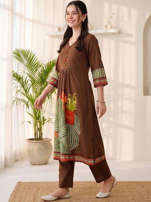 women ethnic motifs printed empire cotton kurta with trousers 3