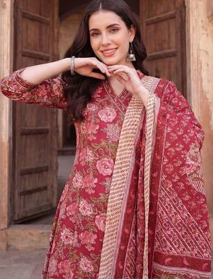 women floral printed regular cotton kurta with trousers & with dupatta 2