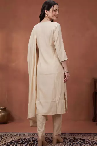 women floral printed regular kurta with trousers & with dupatta