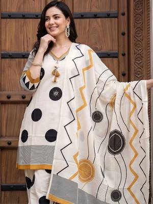 women printed regular cotton kurta with trousers & with dupatta 2