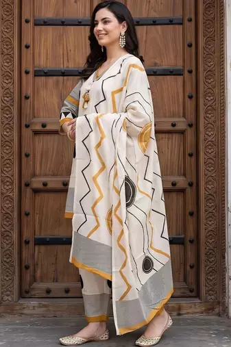women printed regular cotton kurta with trousers & with dupatta