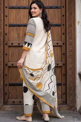 women printed regular cotton kurta with trousers & with dupatta
