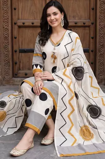 women printed regular cotton kurta with trousers & with dupatta