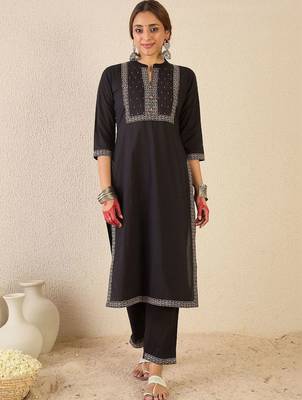women ethnic motifs embroidered regular thread work cotton kurta with trousers & with dupatta 2