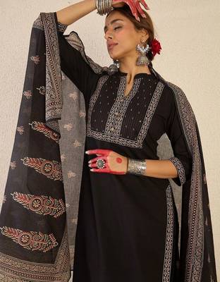 women ethnic motifs embroidered regular thread work cotton kurta with trousers & with dupatta 5