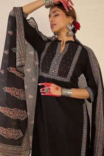 women ethnic motifs embroidered regular thread work cotton kurta with trousers & with dupatta