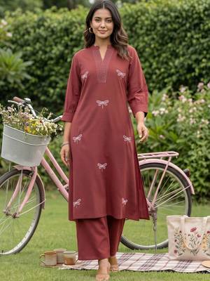 women ethnic motifs embroidered regular thread work cotton kurta with trousers 1