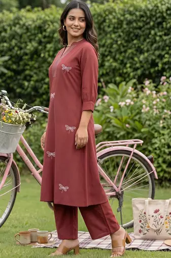women ethnic motifs embroidered regular thread work cotton kurta with trousers