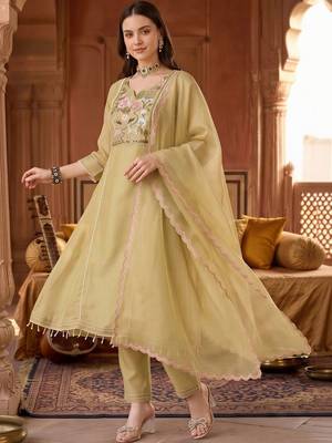 women ethnic motifs embroidered regular thread work kurta with trousers & with dupatta 1