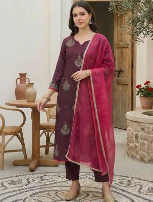 women ethnic motifs embroidered regular liva kurta with trousers & with dupatta 1