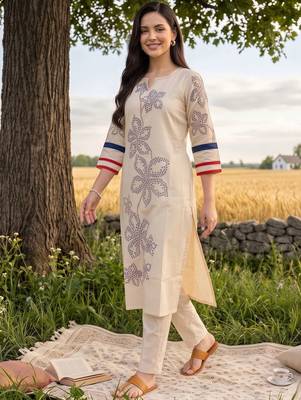 women floral printed regular kurta with trousers 1