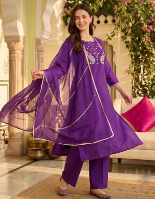 women ethnic motifs embroidered regular thread work liva kurta with palazzos & with dupatta 1