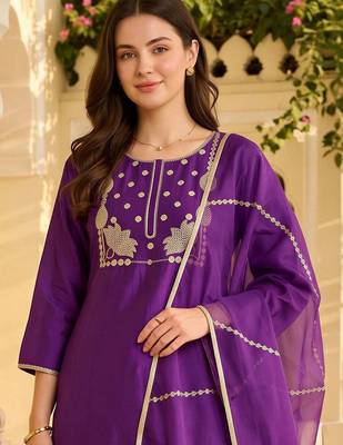 women ethnic motifs embroidered regular thread work liva kurta with palazzos & with dupatta 2