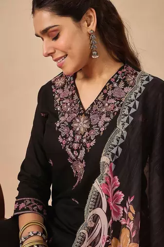 women ethnic motifs embroidered regular thread work kurta with trousers & with dupatta