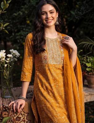 women ethnic motifs printed regular thread work cotton kurta with trousers & with dupatta 2