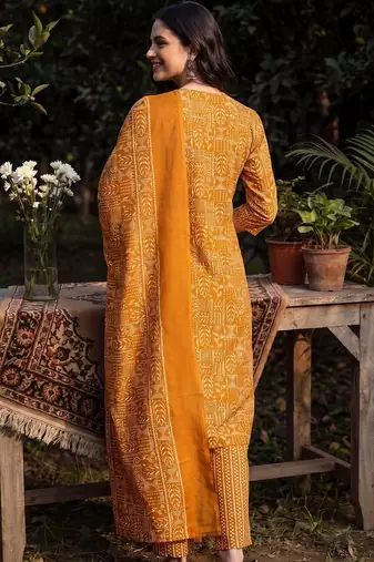 women ethnic motifs printed regular thread work cotton kurta with trousers & with dupatta