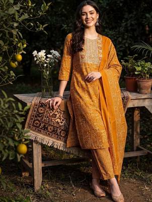 women ethnic motifs printed regular thread work cotton kurta with trousers & with dupatta 6
