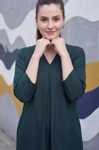 women regular kurta with trousers
