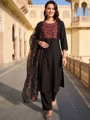 women ethnic motifs embroidered regular thread work kurta with trousers & with dupatta 1