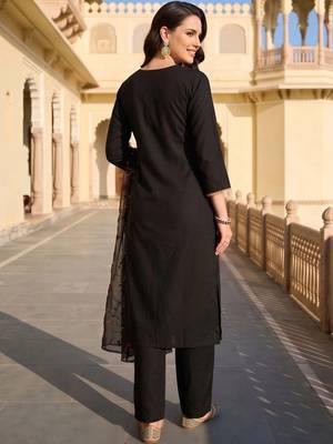 women ethnic motifs embroidered regular thread work kurta with trousers & with dupatta 4