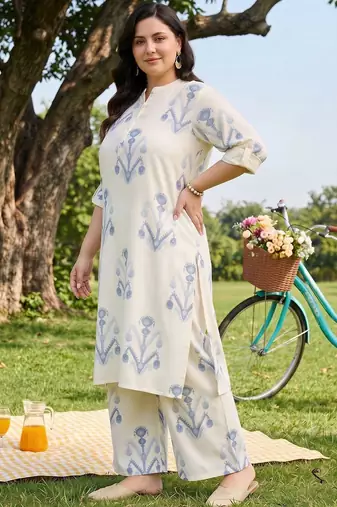 women ethnic motifs printed regular kurta with palazzos