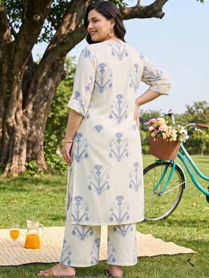 women ethnic motifs printed regular kurta with palazzos 4