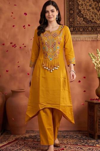 women ethnic motifs embroidered regular thread work kurta with trousers
