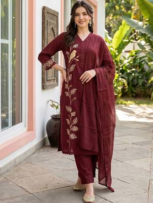 women ethnic motifs embroidered regular thread work cotton kurta with trousers & with dupatta 1