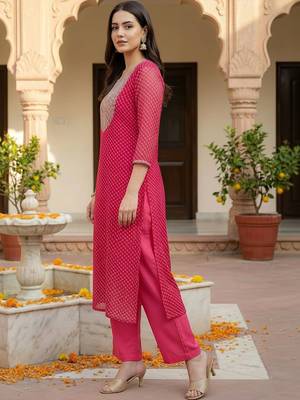 women printed regular sequinned kurta with trousers 6