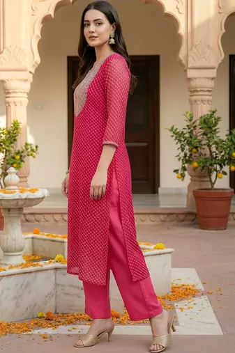 women printed regular sequinned kurta with trousers