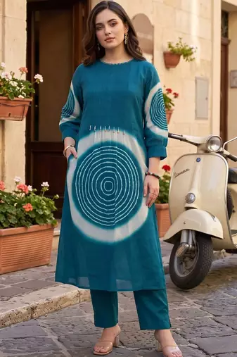 women dyed regular cotton kurta with trousers