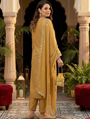 women ethnic motifs embroidered regular thread work kurta with trousers & with dupatta 4