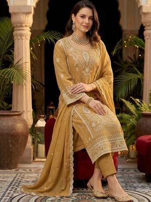 women ethnic motifs embroidered regular thread work kurta with trousers & with dupatta 5