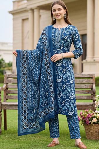 women paisley printed regular thread work cotton kurta with trousers & with dupatta