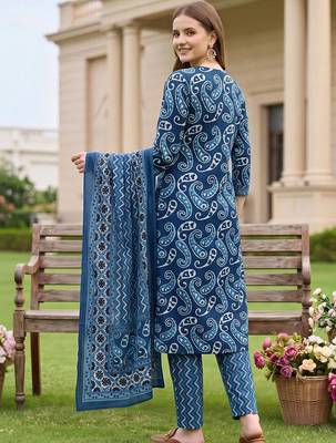 women paisley printed regular thread work cotton kurta with trousers & with dupatta 4