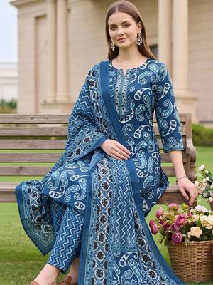 women paisley printed regular thread work cotton kurta with trousers & with dupatta 5