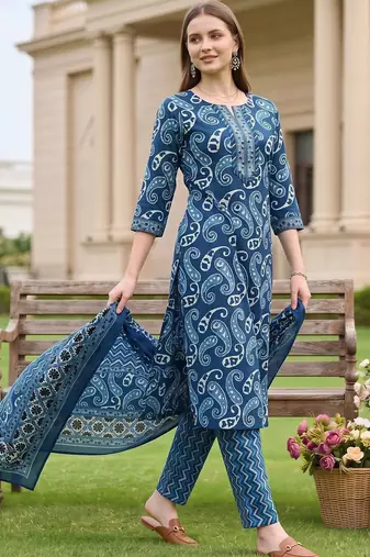 women paisley printed regular thread work cotton kurta with trousers & with dupatta
