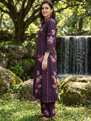 women floral printed regular cotton kurta with palazzos 3