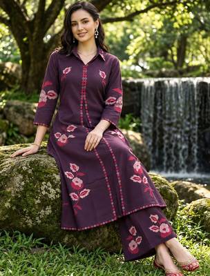 women floral printed regular cotton kurta with palazzos 5